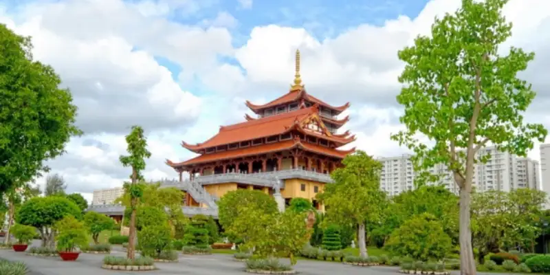 Kinh nghiệm chiêm bái và thời gian mở cửa chùa Huê Nghiêm